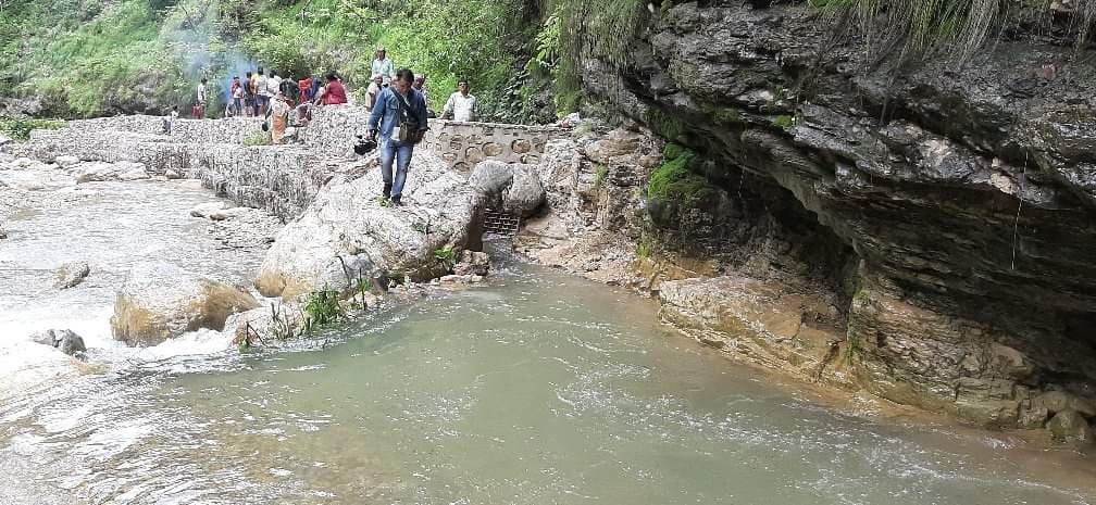 ” सम्पन्न गर्ने मिति भन्दा पहिलेनै काम सम्पन गरे पछि स्थानिए खुसी “