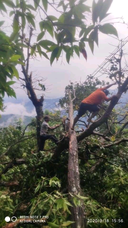 लगातार बर्षाको कारण जीवन शैली अस्थव्यस्थ, विद्युतीय सामाग्री हरु समेत संचालन हुन सकेन