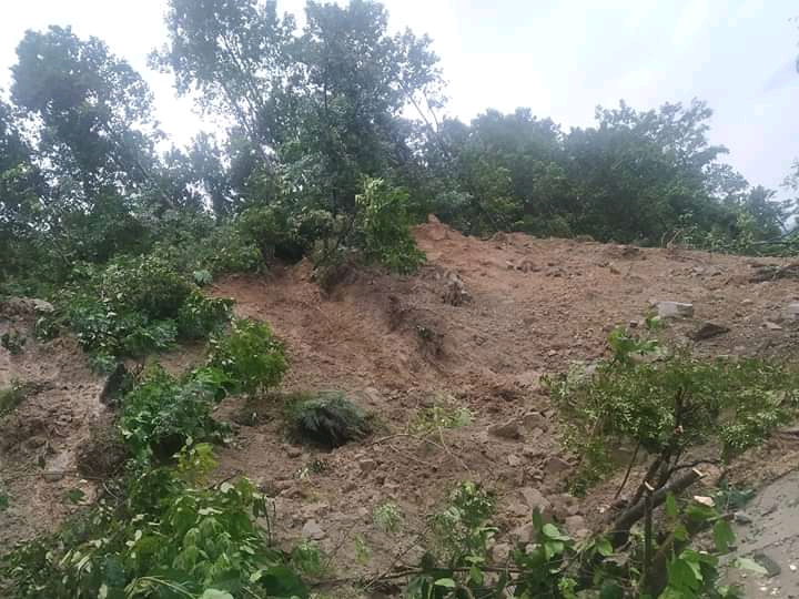 लगातार वर्षाका कारण जनजीवन अस्तव्यस्त रभाको फोक्सिङकोटमा २ घर बगायो