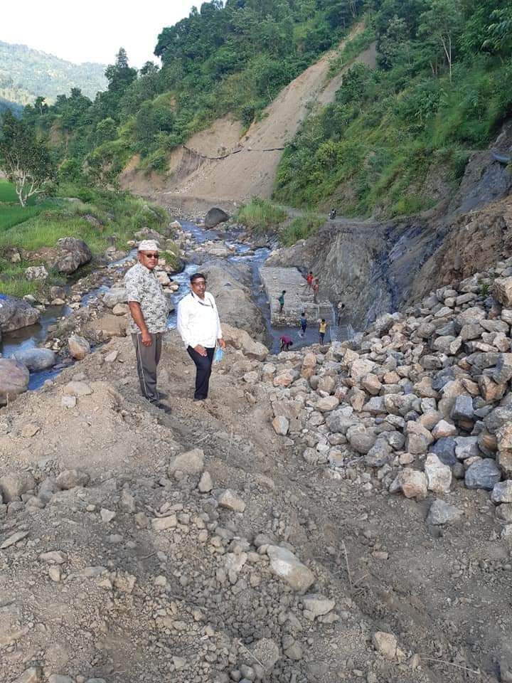 हुमिन रिङ्नेरह सडक खण्डको मंगलाको पहिरोको काम तिब्र रुपमा अघि बड्दै