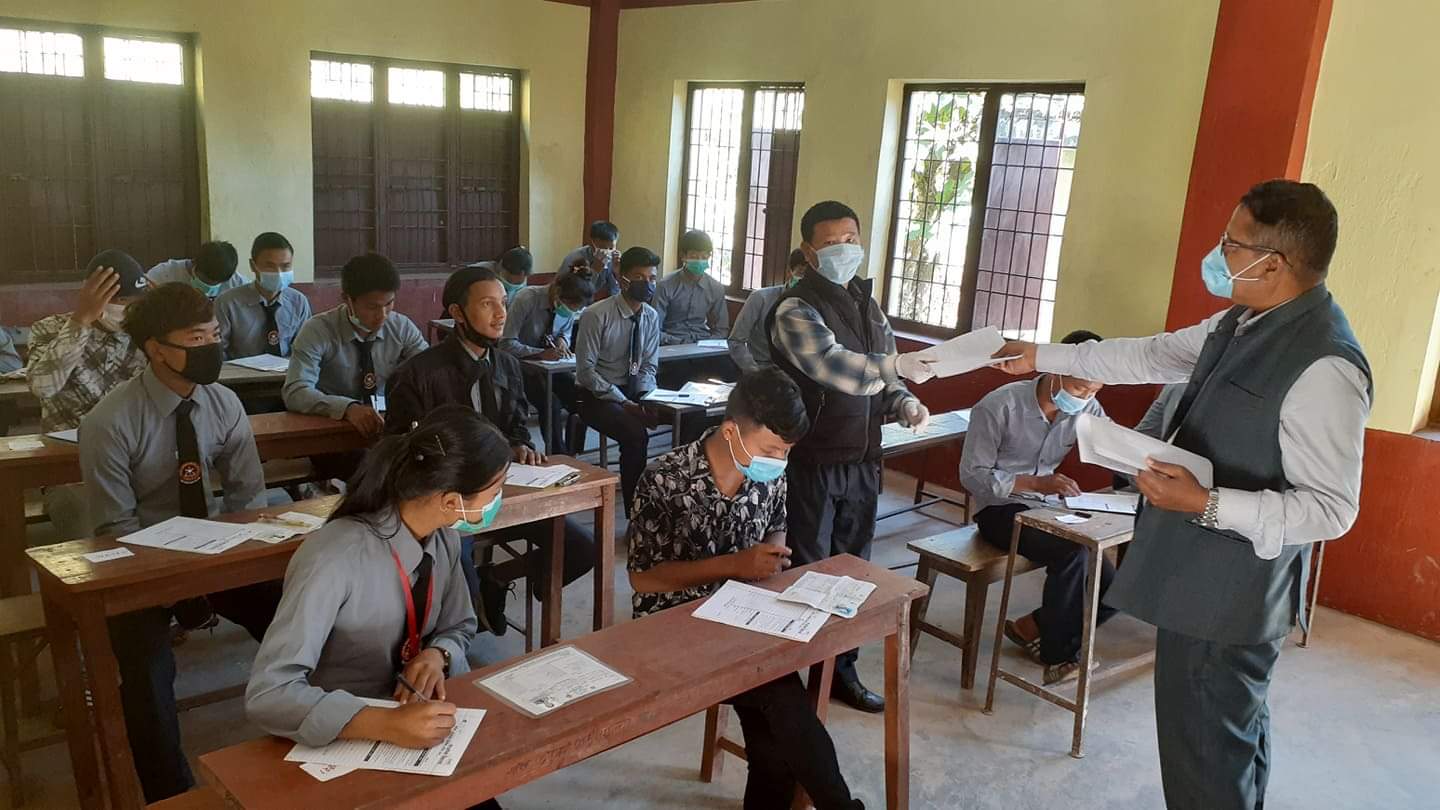 पूर्वखोलामा कक्षा ११ को परीक्षा स्वास्थ्य मापदण्ड पालना गर्दै संचालन