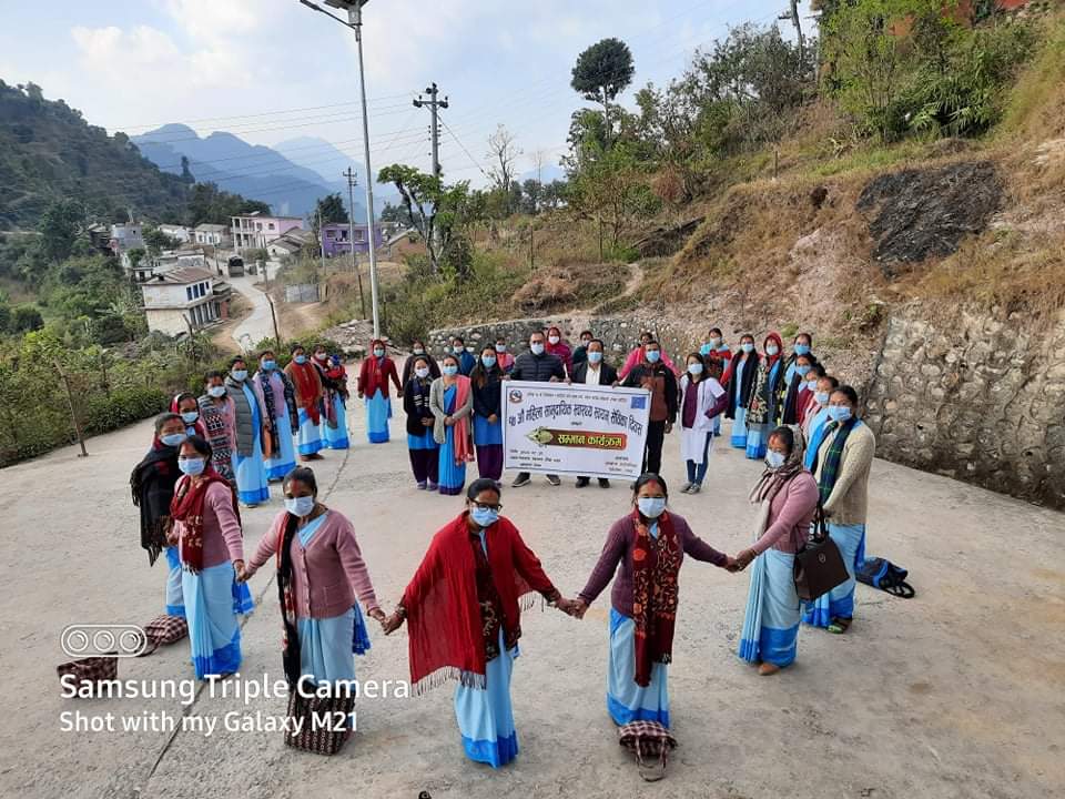 पूर्वखोला गाउँपालिकाले महिला सामुदायिक स्वास्थ्य स्वयम् सेविकाहरुलाइ सम्मान गर्यो