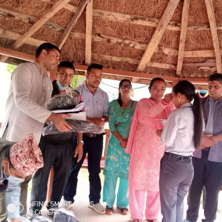 रामतुलसिका बालिविज्ञान पढ्ने १० जना जेहन्दार विद्यार्थी लाई छात्रबृत्री  ।।