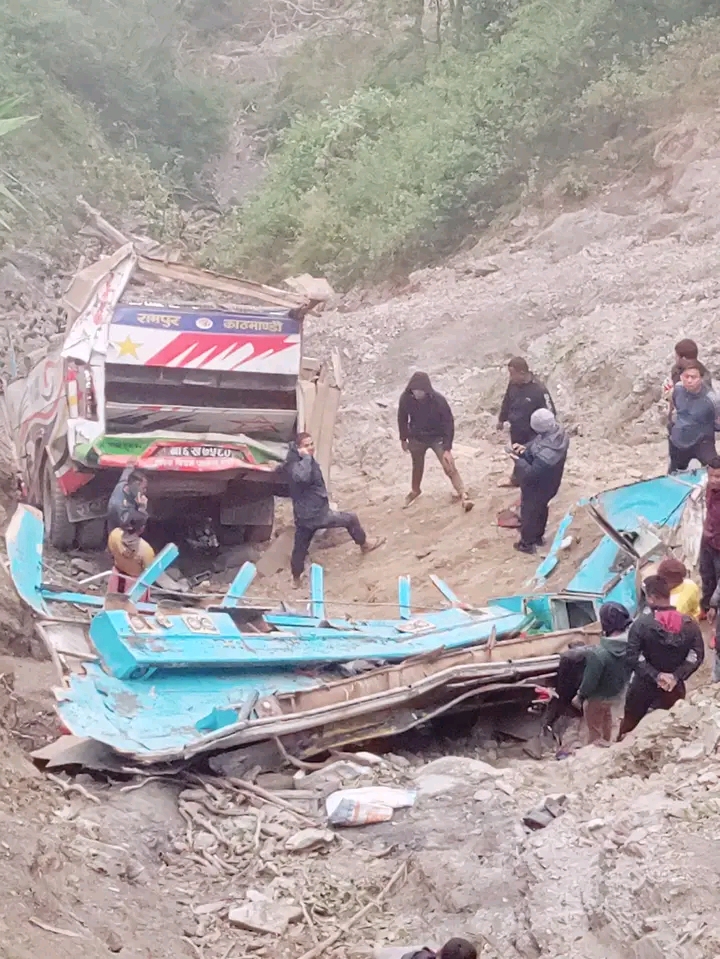 पाल्पा बाट छुटेको बस बुलिङ्टारमा दुर्घटना ; ५ जनाको मृत्यु ( नामावली सहित )