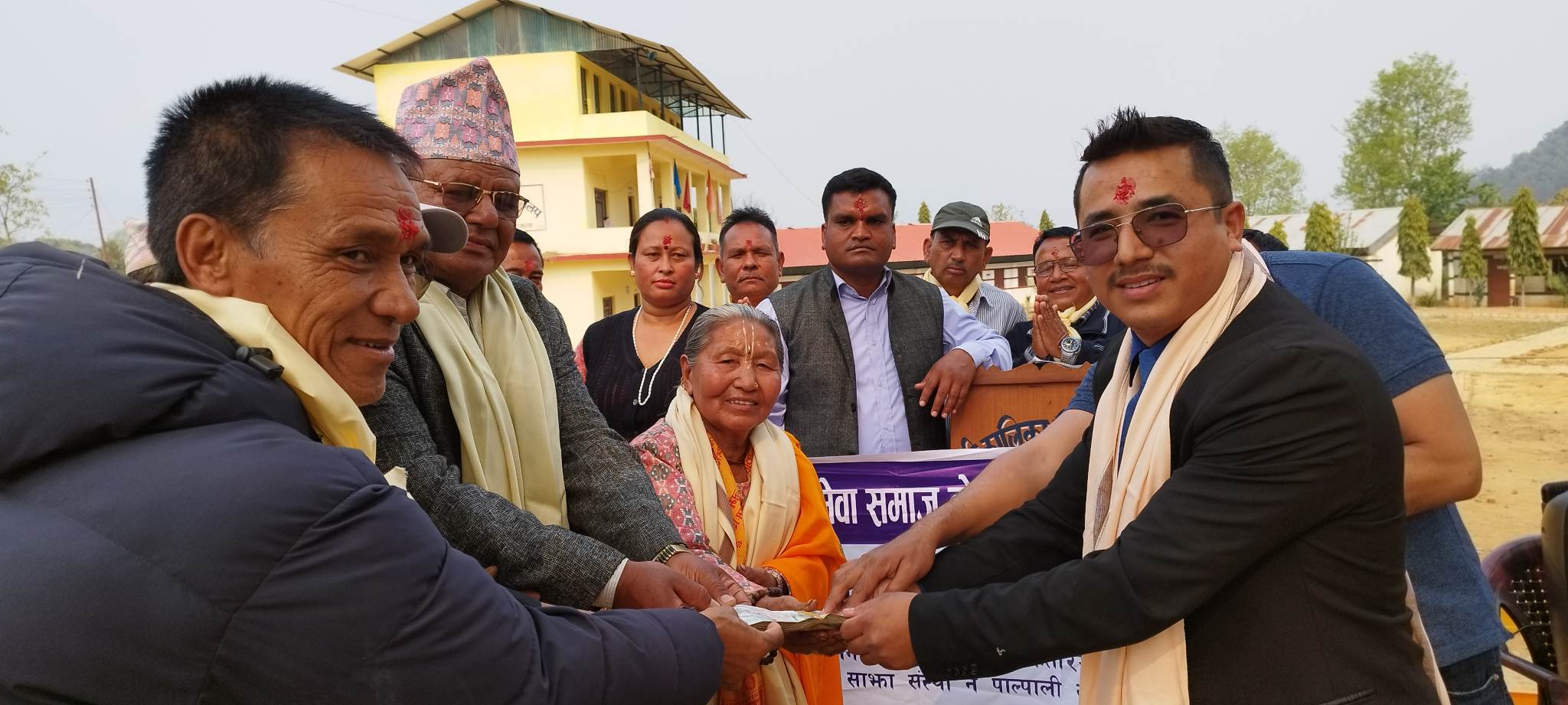 पाल्पाली सेवा समाज दोहा कतार द्धारा कालीका मा.वि. रामपुरमा ५१ हजारको अक्षकोष स्थापना ।